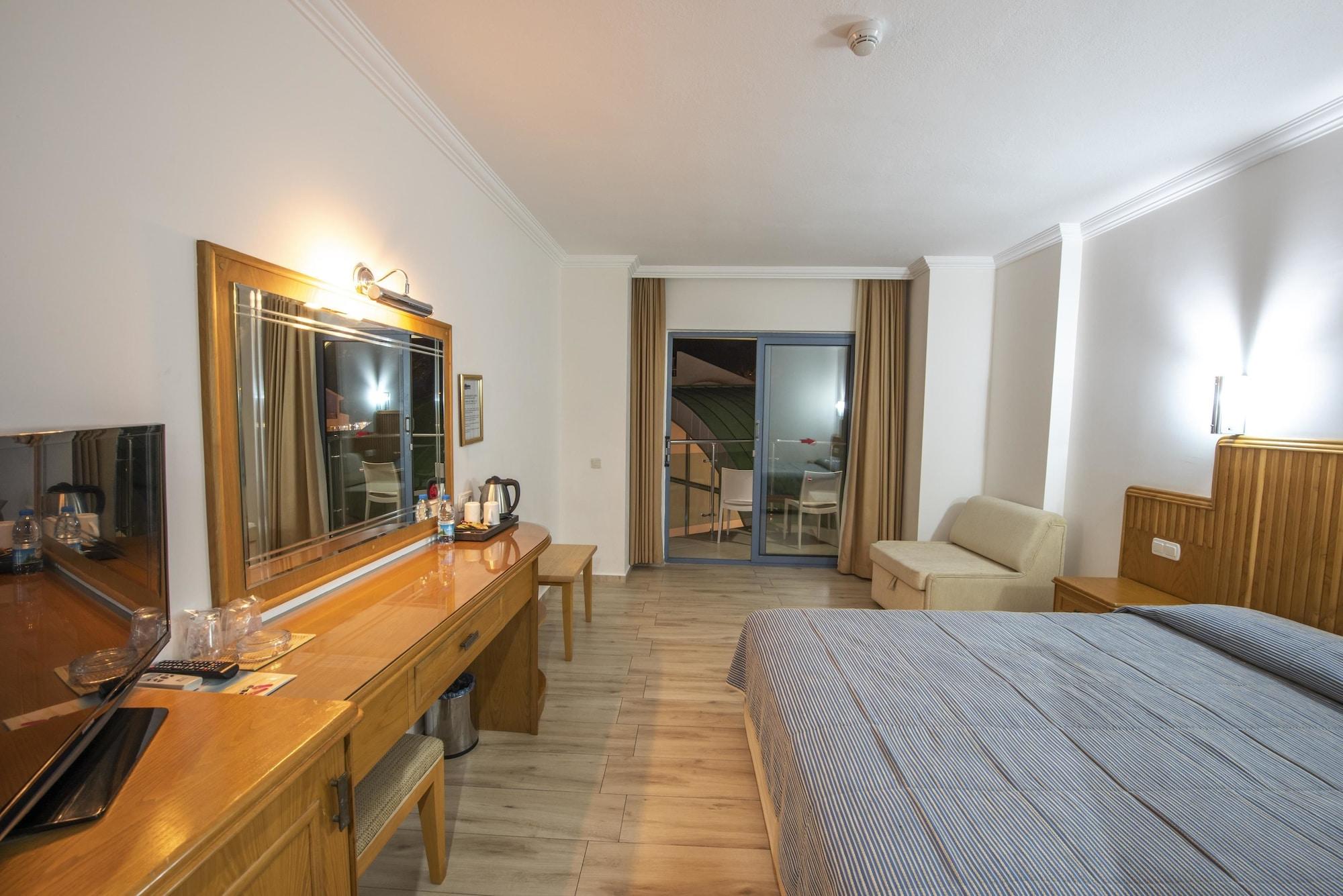 Belcehan Hotel Олудениз Екстериор снимка